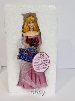 Disney Jim Shore Sleeping Beauty Aurora 4020789 + Princess Musical Base 4020794