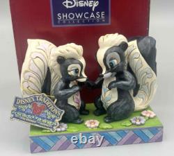 Disney Traditions Jim Shore Disney Shpwcase'Love is in the Air' Figure Boxed