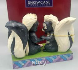 Disney Traditions Jim Shore Disney Shpwcase'Love is in the Air' Figure Boxed