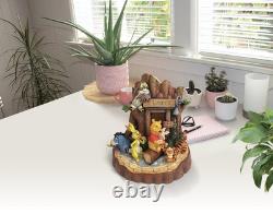 Enesco 6010879 Disney Traditions Pooh Carved by Heart, Figurine