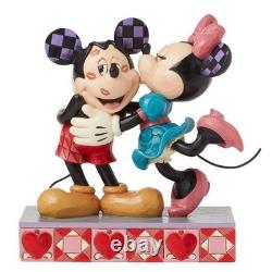 Enesco Disney Traditions Jim Shore Mickey and Minnie Figure (Kisses)