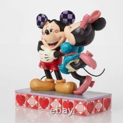 Enesco Disney Traditions Jim Shore Mickey and Minnie Figure (Kisses)