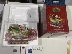 JIM SHORE Disney Traditions LAUGHING ALL THE WAY Mickey Pluto Christmas Shelf7
