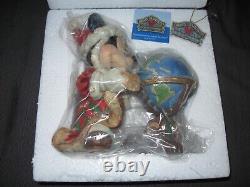 NIB Jim Shore Walt Disney Showcase Collection Old World Santa Mickey figurine