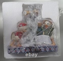 VT040 Disney Traditions Navigating Nephews 6001286 NIB