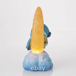 Collection Enesco Disney Traditions par Jim Shore Lilo et Stitch tenant Scrump sur