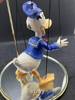 Collection Showcase Disney de Jim Shore Marionnette Donald Duck avec support RARE