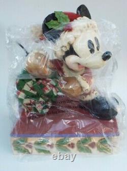 Disney Showcase Mickey Mouse Bundle Of Holiday Cheer Grande Figurine Jim Shore