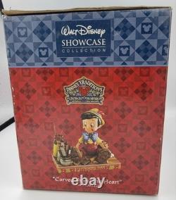 Disney Showcase Traditions Pinocchio Sculpté du cœur 4005220
