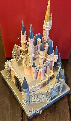 'Disney Traditions Château de Cendrillon Jim Shore 50e anniversaire Walt Disney World'