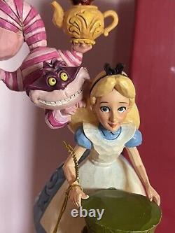 Disney Traditions Jim Shore Alice In Wonderland Stacked Nous Sommes Tous Fous ICI Nouveau