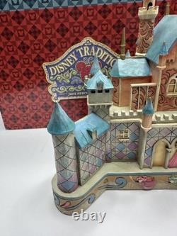 Disney Traditions Jim Shore Le Château du Vrai Amour 4011140 Figurine avec Boîte Aurora