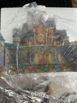 Disney Traditions Jim Shore Le Château du Vrai Amour 4011140 Figurine avec Boîte Aurora