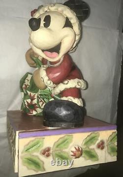 Disney Traditions Jim Shore Mickey Mouse Bundle Of Holiday Cheer 13'' Figure