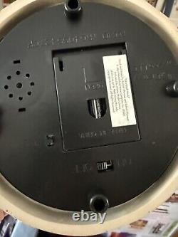 Disney Traditions Jim Shore Sonate de It's a Small World avec socle et 1ère série de 6 figurines