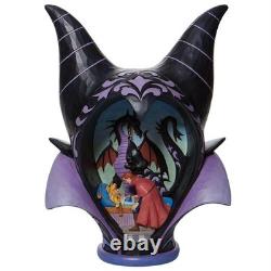 Disney Traditions La scène du baiser du véritable amour de Maléfique avec figurine de coiffe
