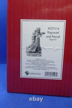 Enesco Disney Traditions Figurine de Rapunzel et Pascal de Tangled avec amour et loyauté par Jim Shore.