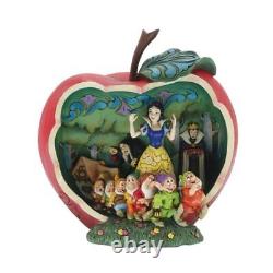 Enesco Disney Traditions Scène de la Pomme Blanche de neige Figurine Chef-d'œuvre 6010881