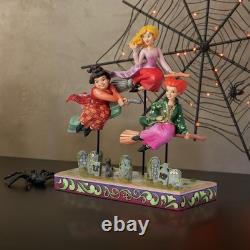 Enesco Disney Traditions par Jim Shore Hocus Pocus Les sœurs Sanderson en vol
