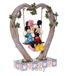 Enesco Disney Traditions par Jim Shore Mickey et Minnie Mouse sur une balançoire en forme de cœur