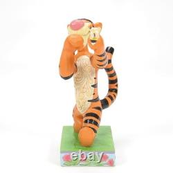 Enesco Disney Traditions par Jim Shore Winnie l'Ourson Tigrou combattant une abeille