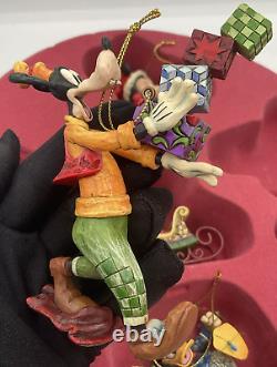 Ensemble de 5 ornements Jim Shore Mickey Holiday Disney Traditions avec Goofy, Donald et Pluto