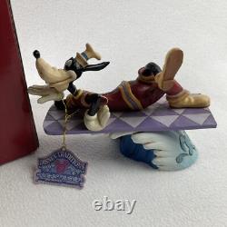 Figurine Disney Traditions Jim Shore de Dingo en Surf : Attrape une Vague 4050414 Showcase