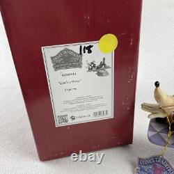 Figurine Disney Traditions Jim Shore de Dingo en Surf : Attrape une Vague 4050414 Showcase