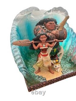 Figurine Enesco Disney Traditions par Jim Shore Moana et Maui Scène de Vague, 18 cm