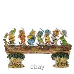 Figurine Jim Shore Disney Traditions Les Sept Nains traversant un pont de rondins 4005434