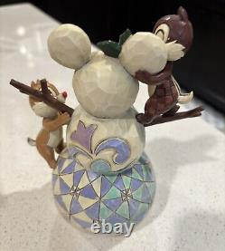 Figurine Jim Shore de Bonhomme de neige de Disney Chip and Dale Woodland Winter Wonderland
