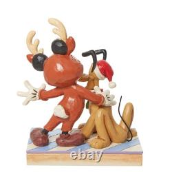 Figurine Mickey Renne avec Pluto Santa Jim Shore Disney Traditions 6,25 pouces