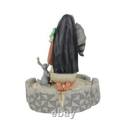 Figurine Pocahontas à genoux en bois blanc de Disney Traditions par Jim Shore 7