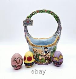 Figurine de Panier de Pâques Jim Shore Disney Blanche-Neige : Le Conte Qui a Tout Commencé