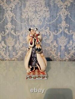 Figurine décorative Cruella Fur Lined Diva de la collection Walt Disney Traditions par Enesco