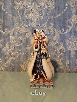 Figurine décorative Cruella Fur Lined Diva de la collection Walt Disney Traditions par Enesco