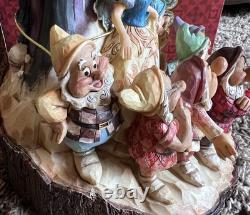 Figurine en bois sculpté de Blanche-Neige de la collection Enesco Disney Traditions par Jim Shore