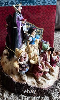 Figurine en bois sculpté de Blanche-Neige de la collection Enesco Disney Traditions par Jim Shore