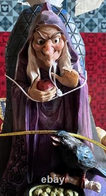 Figurine en bois sculpté de Blanche-Neige de la collection Enesco Disney Traditions par Jim Shore