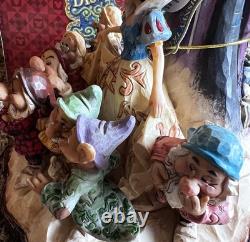 Figurine en bois sculpté de Blanche-Neige de la collection Enesco Disney Traditions par Jim Shore