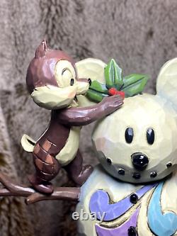 Figurine en résine Jim Shore de Disney Chip et Dale dans un pays des merveilles d'hiver avec un bonhomme de neige