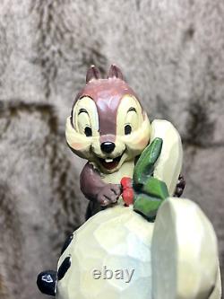 Figurine en résine Jim Shore de Disney Chip et Dale dans un pays des merveilles d'hiver avec un bonhomme de neige
