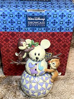 Figurine en résine Jim Shore de Disney Chip et Dale dans un pays des merveilles d'hiver avec un bonhomme de neige