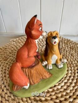 Figurine vintage Jim Shore de 1980, collection Disney Traditions, Le Renard et le Chien.