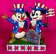 Jim Shore Disney Hourra Pour Les Etats-unis Chip & Dale 4 Juillet Nouveau Dans La Boîte