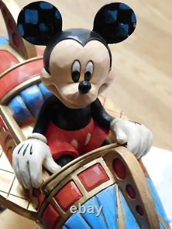 Jim Shore Disney Mickey Mouse Astro Orbiter Figurine, 50th Anniversary, 4062942
<br/><br/> 
Jim Shore Disney Figurine de Mickey Mouse Astro Orbiter, 50e anniversaire, 4062942