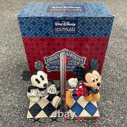 Jim Shore Disney Mickey Mouse MIRROR 80 ans de rire Figurine Jim Shore avec boîte