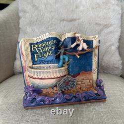 Jim Shore Disney Traditions Enesco Romance Prend Son Envol Figurine Livre d'Histoire Aladdin