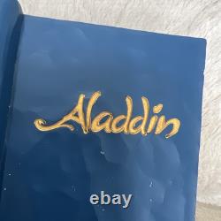 Jim Shore Disney Traditions Enesco Romance Prend Son Envol Figurine Livre d'Histoire Aladdin