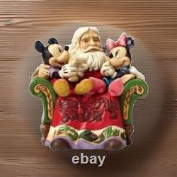 Jim Shore Disney Traditions Mickey & Minnie Christmas Wishes Enesco #4046017<br/><br/>Traditions Disney Jim Shore Mickey & Minnie Voeux de Noël Enesco #4046017